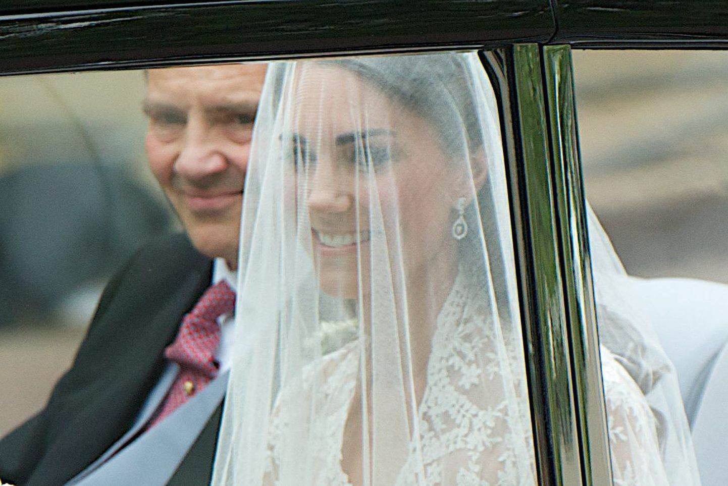 Cambridge'i hertsoginna Ctherine oma pulmapäeval, 11. aprillil 2011.