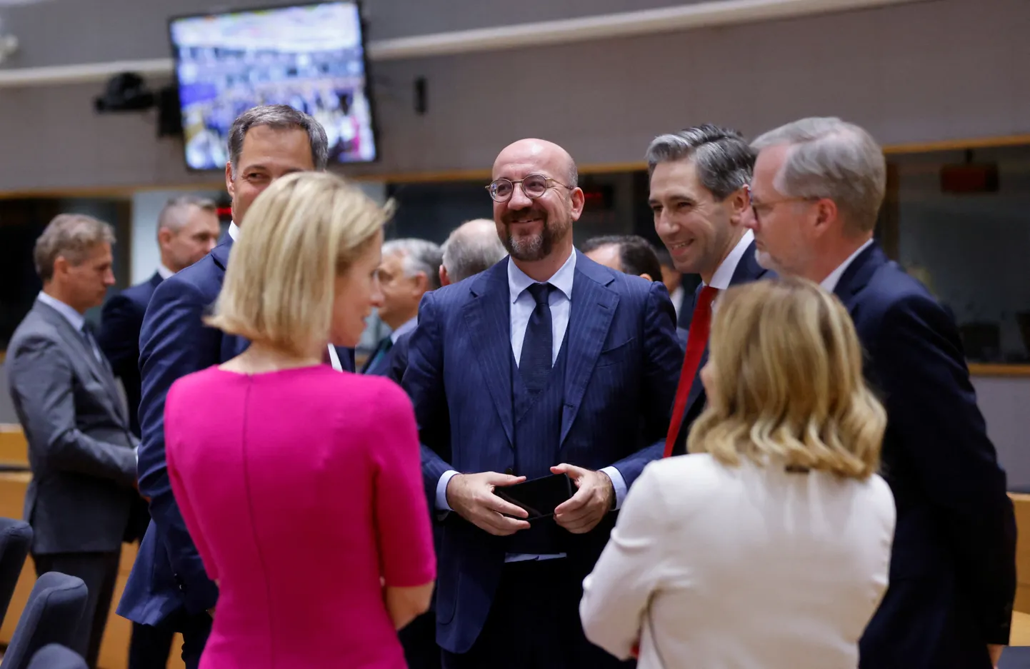 Euroopa Ülemkogu eesistuja Charles Michel, Belgia peaminister Alexander de Croo, Tšehhi Vabariigi peaminister Petr Fiala, Iirimaa peaminister Simon Harris ja Eesti peaminister Kaja Kallas Euroopa Liidu liidrite mitteametlikul tippkohtumisel Brüsselis.