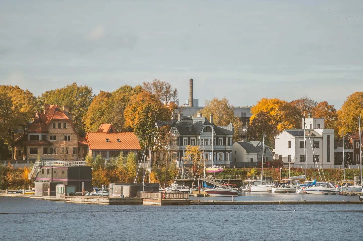 Saulaina rudens diena Rīgā