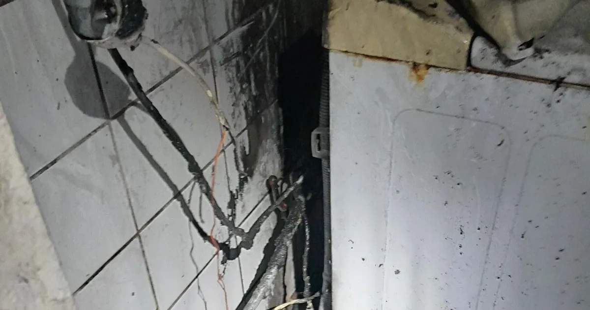 Orissaares pani pesumasin seina põlema