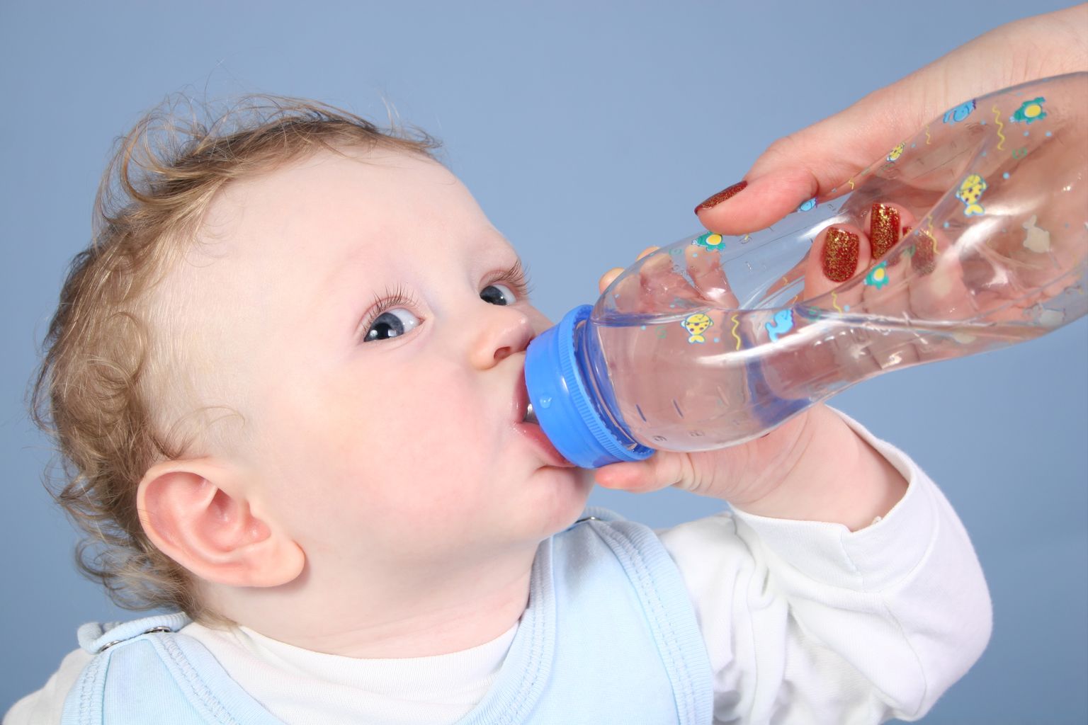 Lapsele peaks vee andmist alustama koos tahke toiduga.