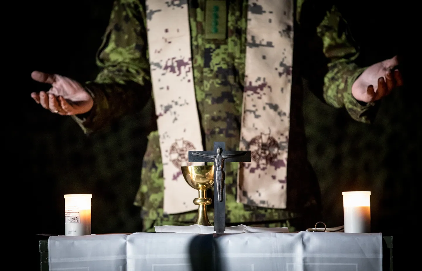 Väliteenistus sõduritele õppusel Kevadtorm 2019.