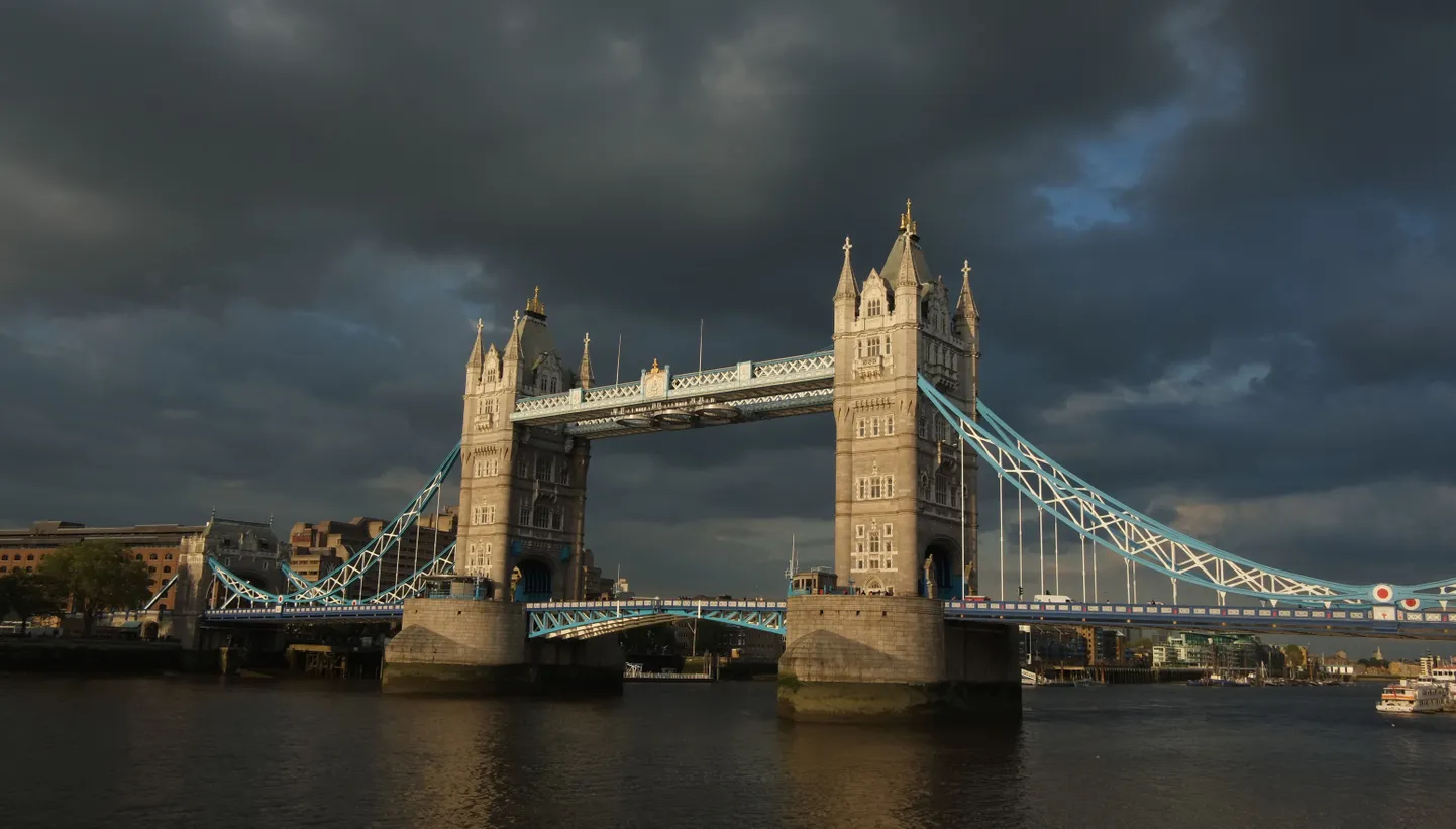 Тауэрский мост в Лондоне.