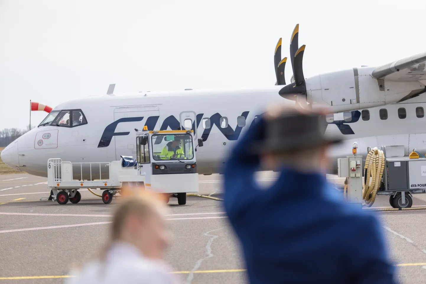 Pühapäeval, 31. märtsil alustas Finnair regulaarlendudega Tartu ja Helsingi lennujaama vahel. Aprilli lõpus pidid kaks Helsingi-Tartu lendu Soome tagasi pöörduma.