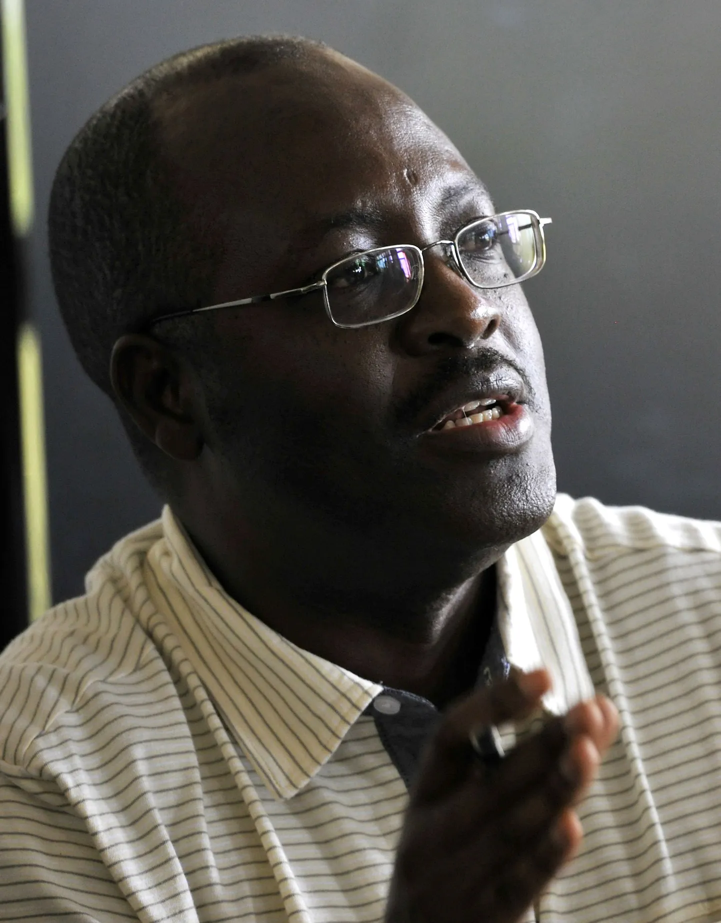 Uganda tervishoiuameti juht Anthony Mbonye teatas 12-aastase tüdruku suremisest ebola viiruse tagajärjel