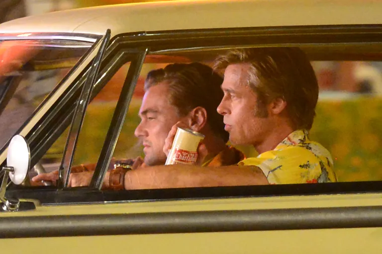 Brad Pitt ja Leonardo DiCaprio (vasakul) uue filmi «Once Upon a Time in Hollywood» võttel