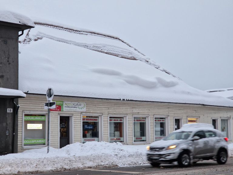 Lumised katused Pärnu kesklinnas. 