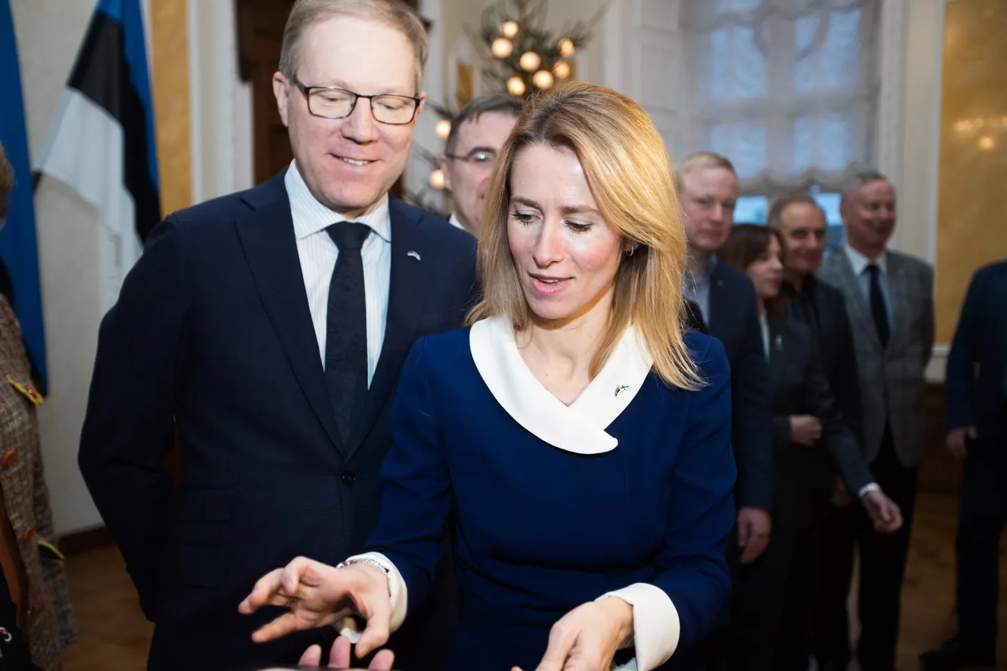 Koalitsioonikõneluste ajaks Kaja Kallas juba teadis, mis taaka Marko Mihkelson (vasakul) kannab.