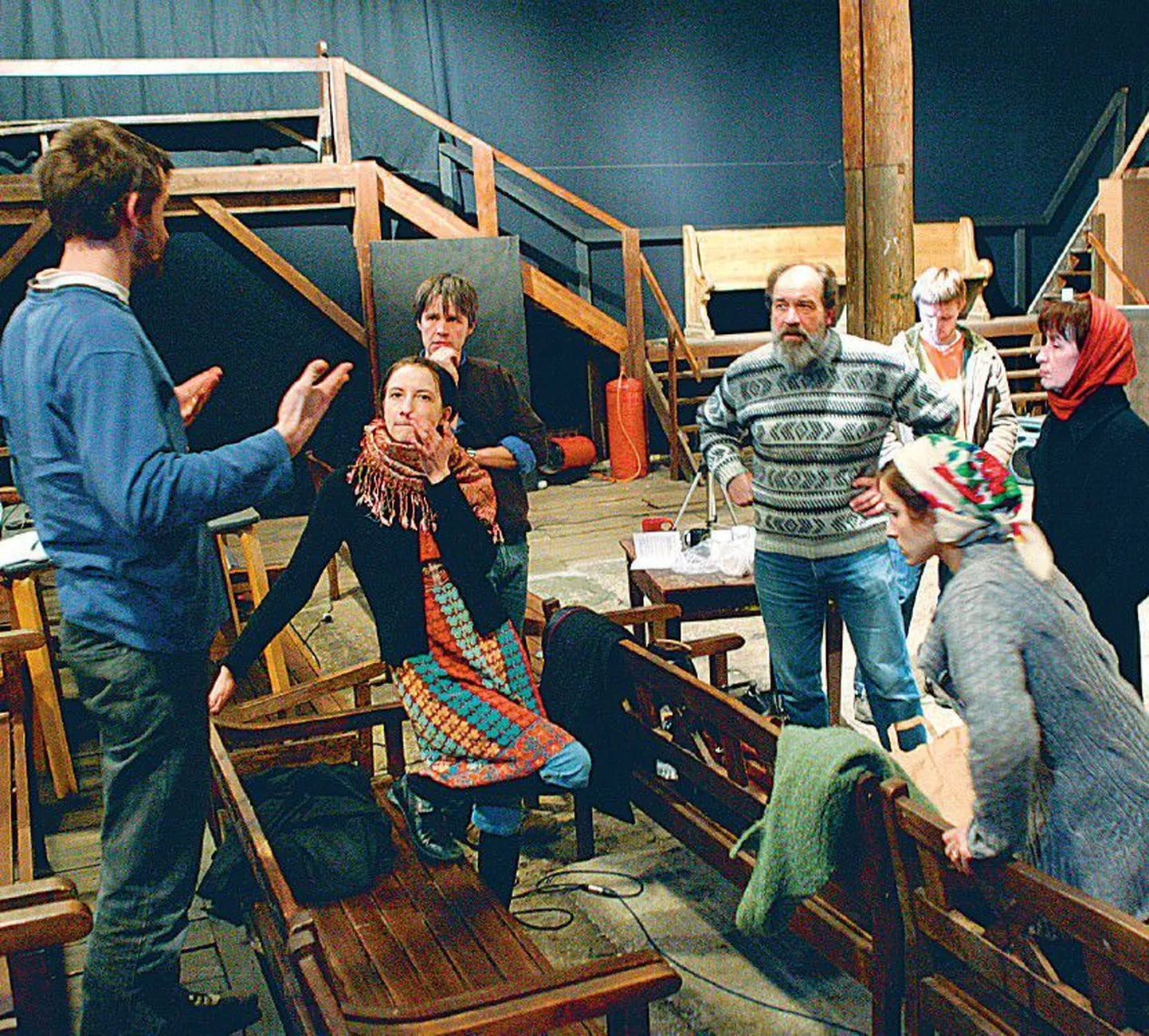 Hetk Theatrumi lavastuse «Maarja kuulutamine» eilsest proovist Püha Katariina kirikus. Pildil vasakult Marius Peterson, Maria Peterson, Andri
Luup, Lembit Peterson, Laura Peterson ja Mare Peterson.