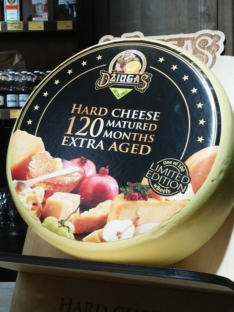 Да, бывает и такой уникальный сыр, который выдерживается 120 месяцев, то есть десять лет!