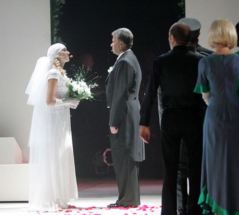 Pirms dažiem gadiem Ance kāzu kleitu un plīvuru uzlaikoja Jāņa Lūsēna mūziklā "Agrā rūsa" 