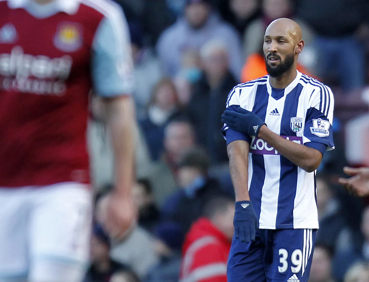 Nicolas Anelka quenelle'i sooritamas.