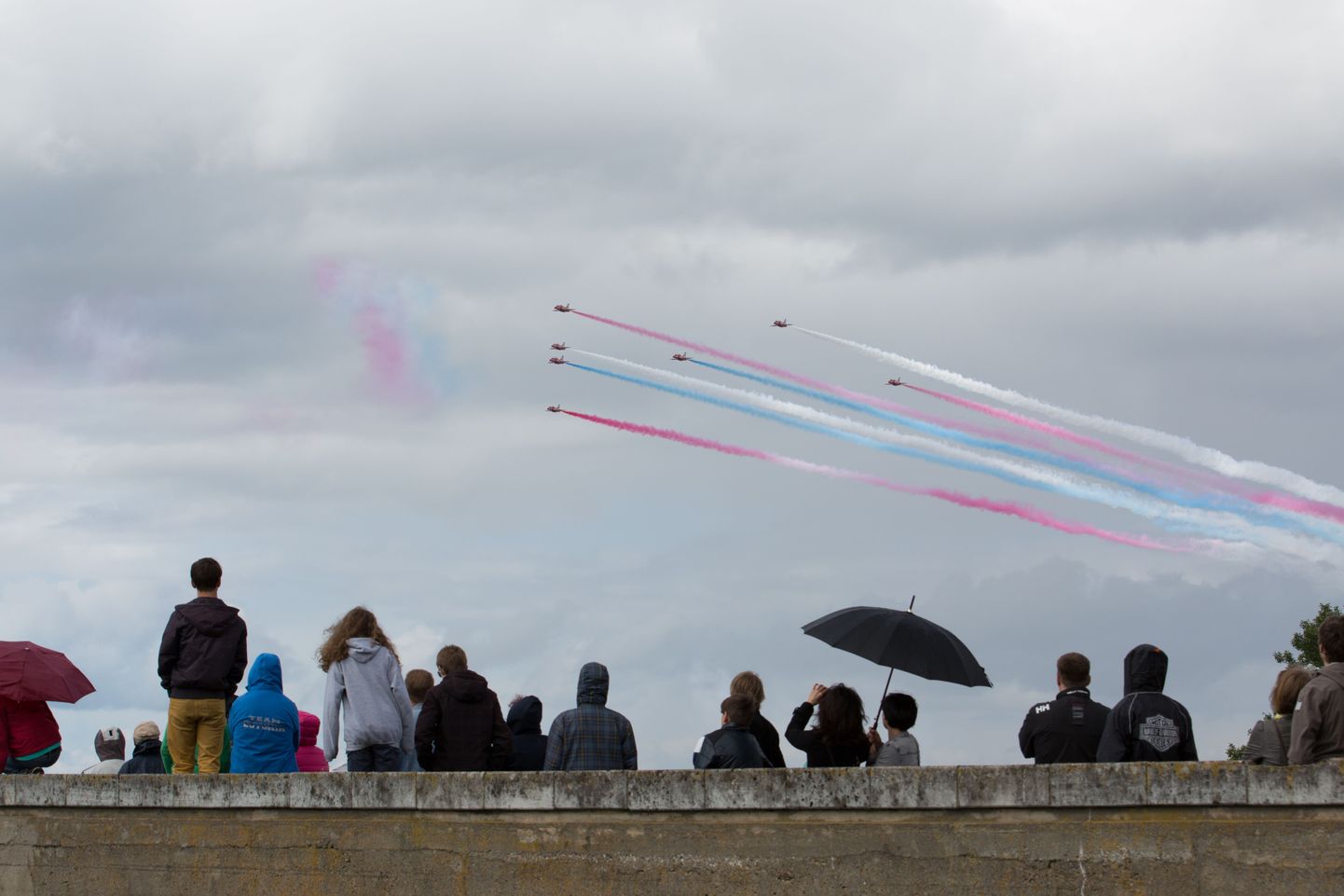 Ühendkuningriigi kuninglike õhujõudude vigurlennu show Tallinna lahe kohal.