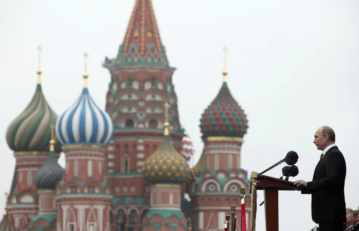 President Vladimir Putin peab kõnet võidupühaparaadil 9. mail.
