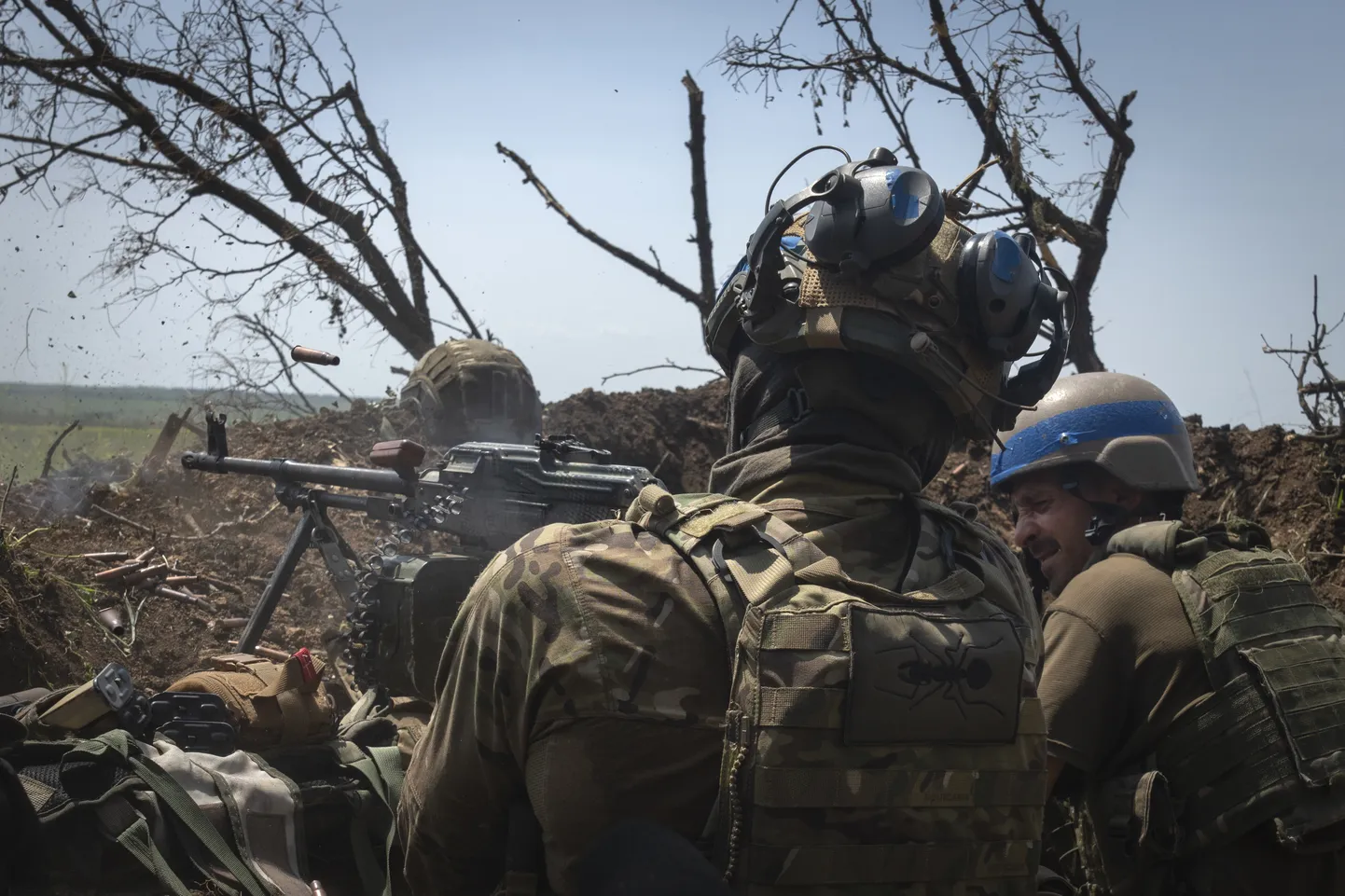 Ukraina sõdurid Zaporižžja piirkonnas tulistavad Vene armee positsioonide pihta. Foto on illustratiivne.