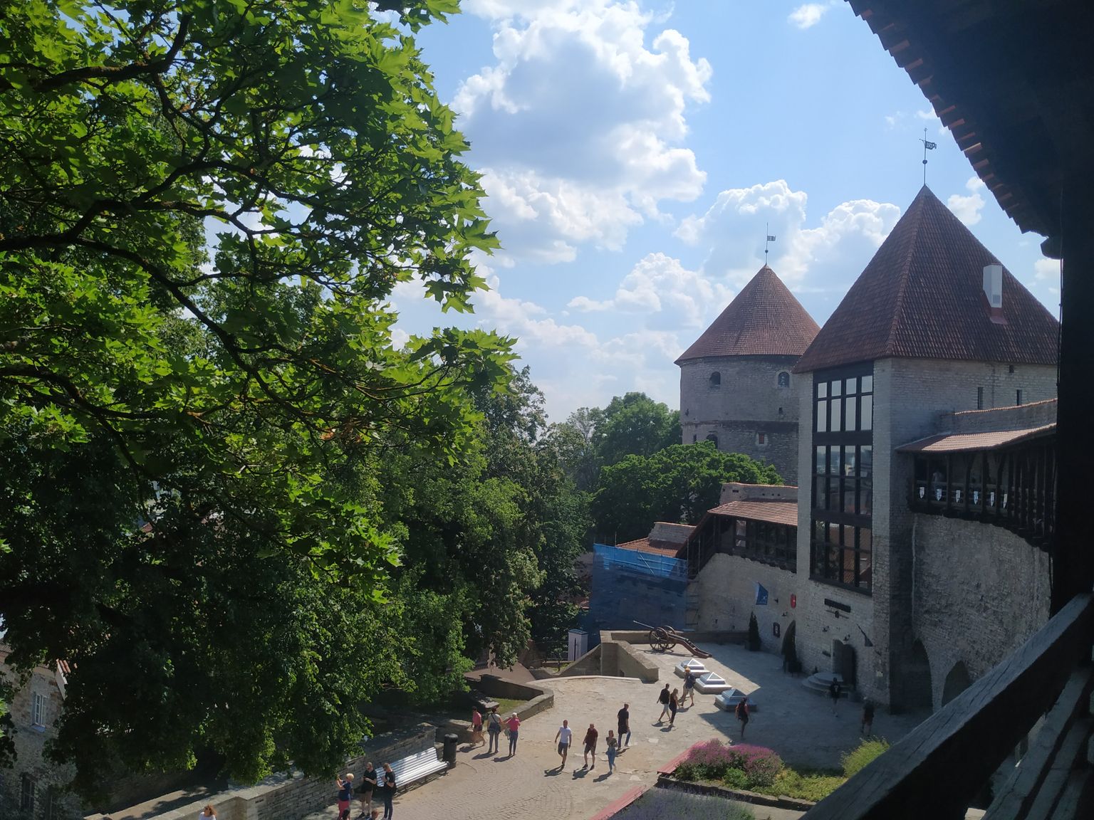 РЕПОРТАЖ Ностальгия: открыта выставка уникальных советских стульев из ...