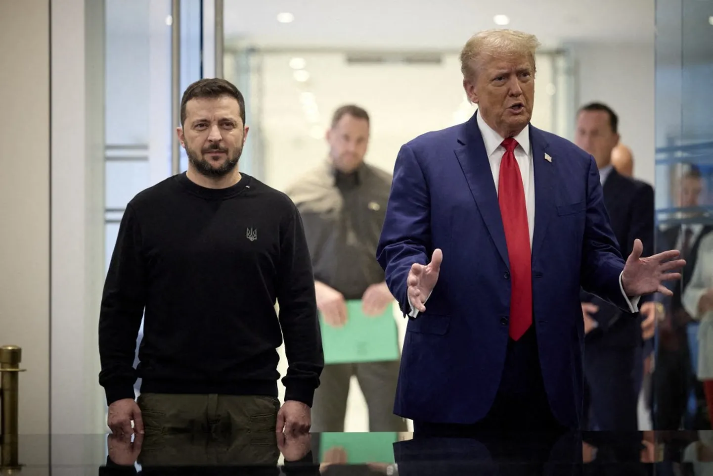 Президент Украины Владимир Зеленский и избранный президент США Дональд Трамп во время встречи 27 сентября 2024 года в Нью-Йорке.
