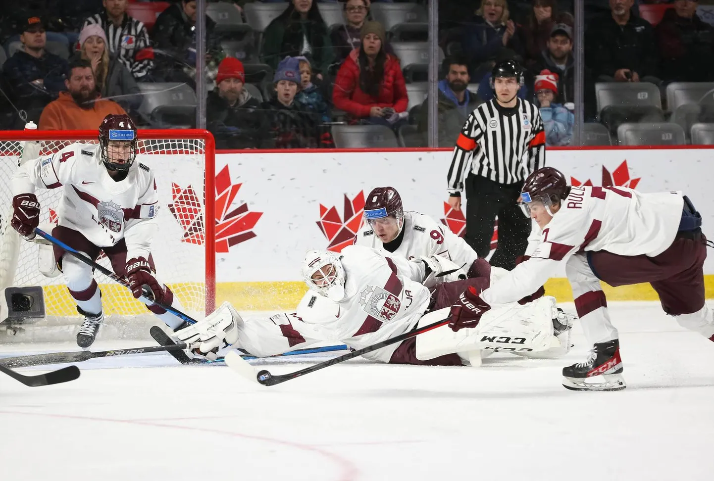 Latvijas U-20 hokejisti