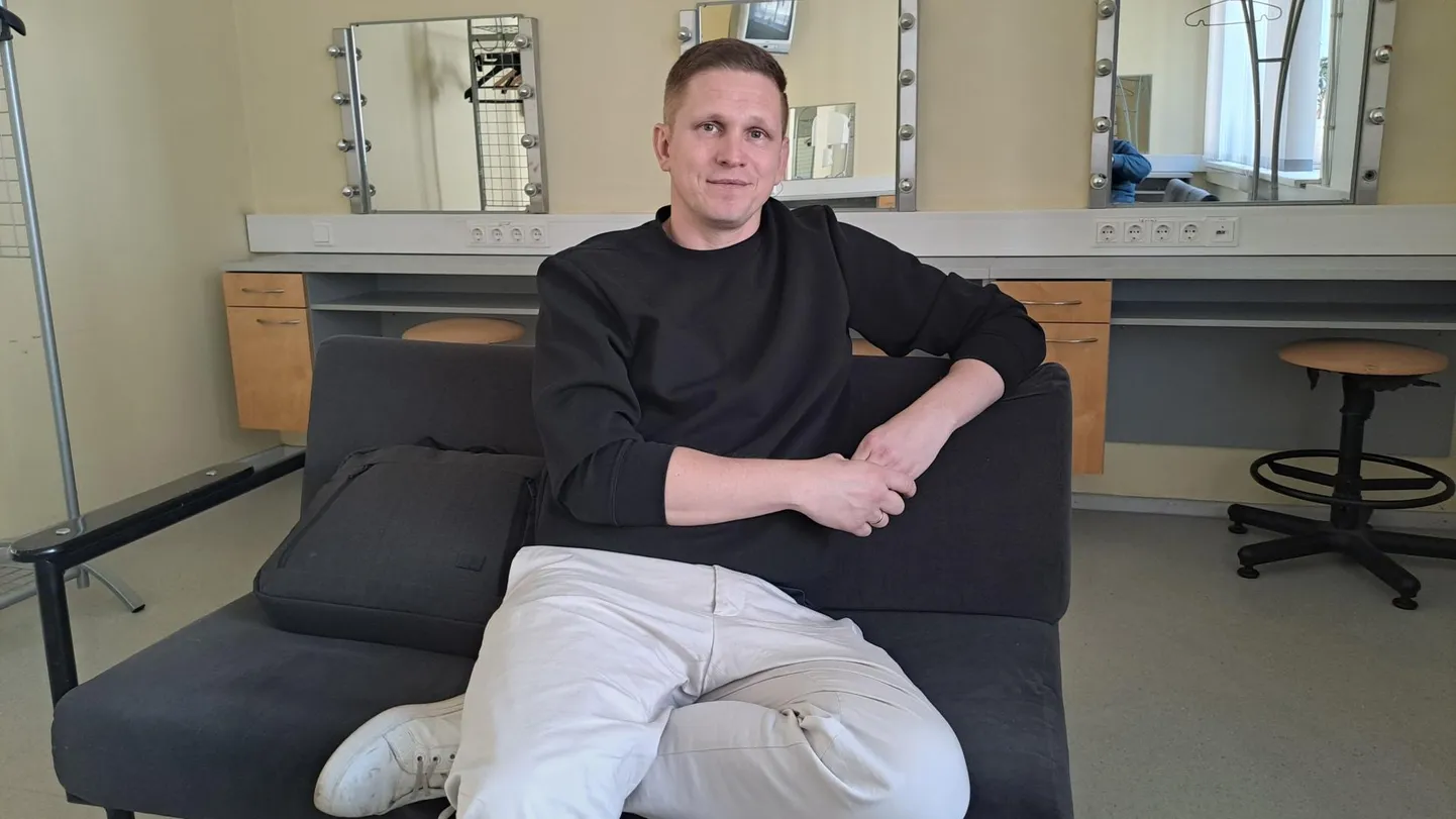 Võrus elav tantsuõpetaja Andre Laine on saanud tõsised süüdistused alaealiste õpilaste väärkohtlemises.