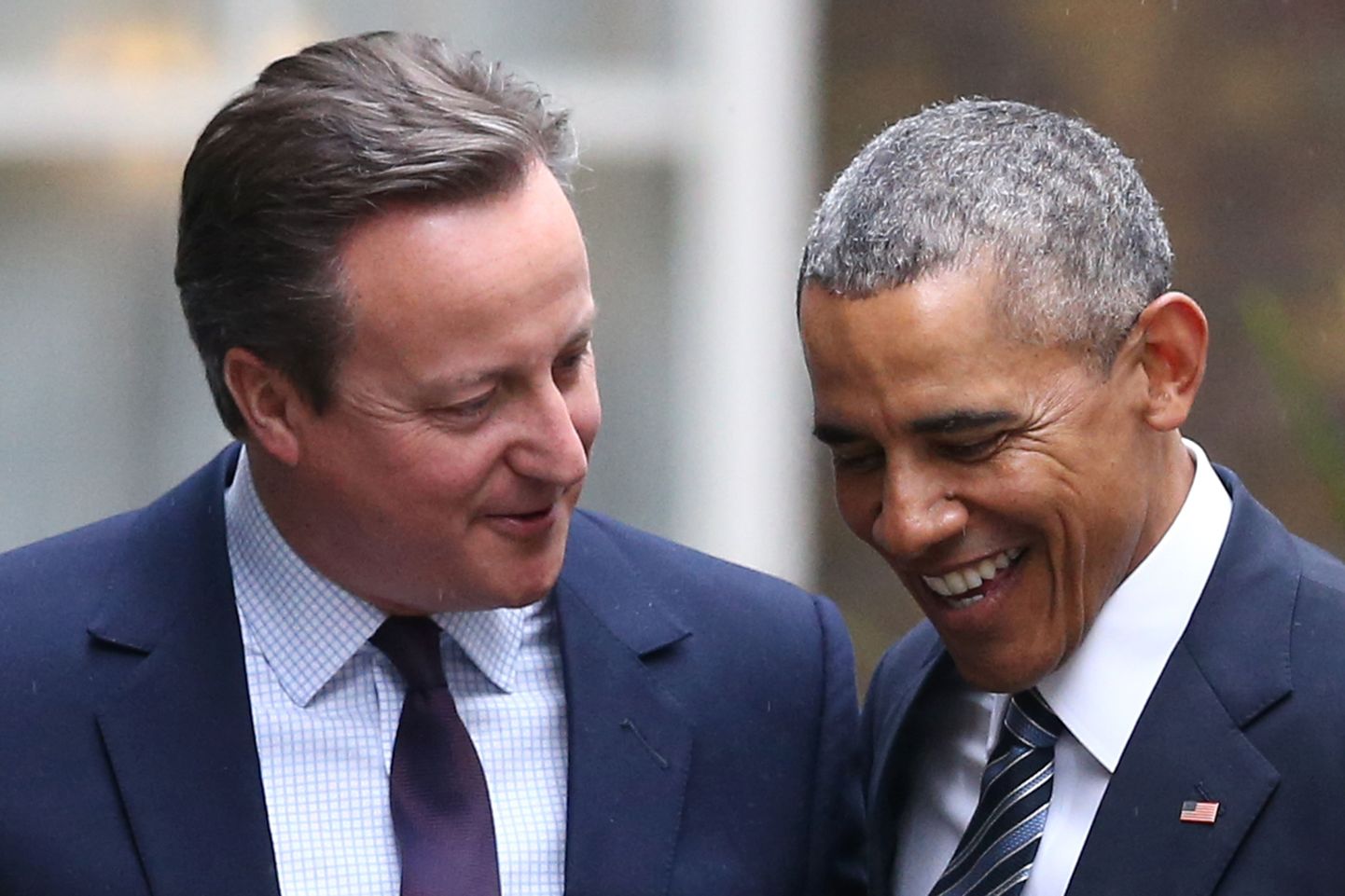 Suurbritannia peaminister David Cameron (V) tervitamas USA president Barack Obamat (P)