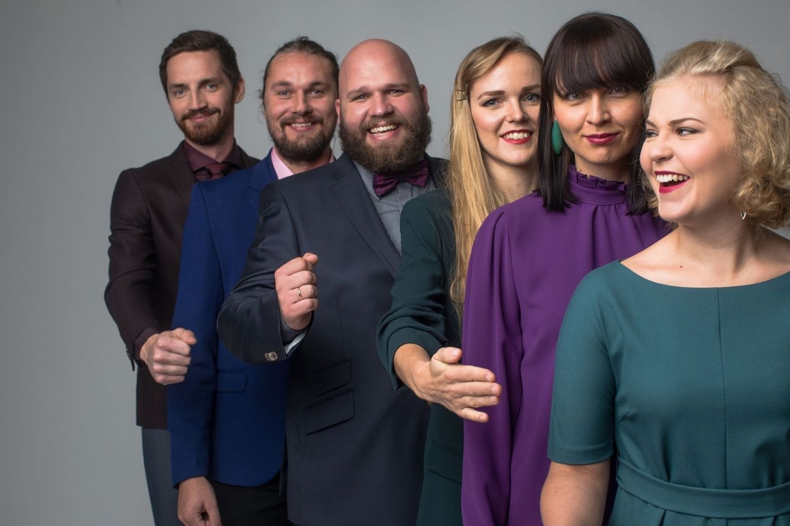 Estonian Voices ehk Rasmus Erismaa, Aare Külama, Mikk Dede, Kadri Voorand, Mirjam Dede ja Maria Väli.