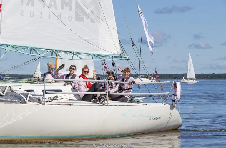 President Kersti Kaljulaid võistlusjaht Piloilleri 3 pardal võistlemas A. Le Coq 63. Muhu Väina regatil Pärnu-Kärdla etapil 14. juulil 2020.