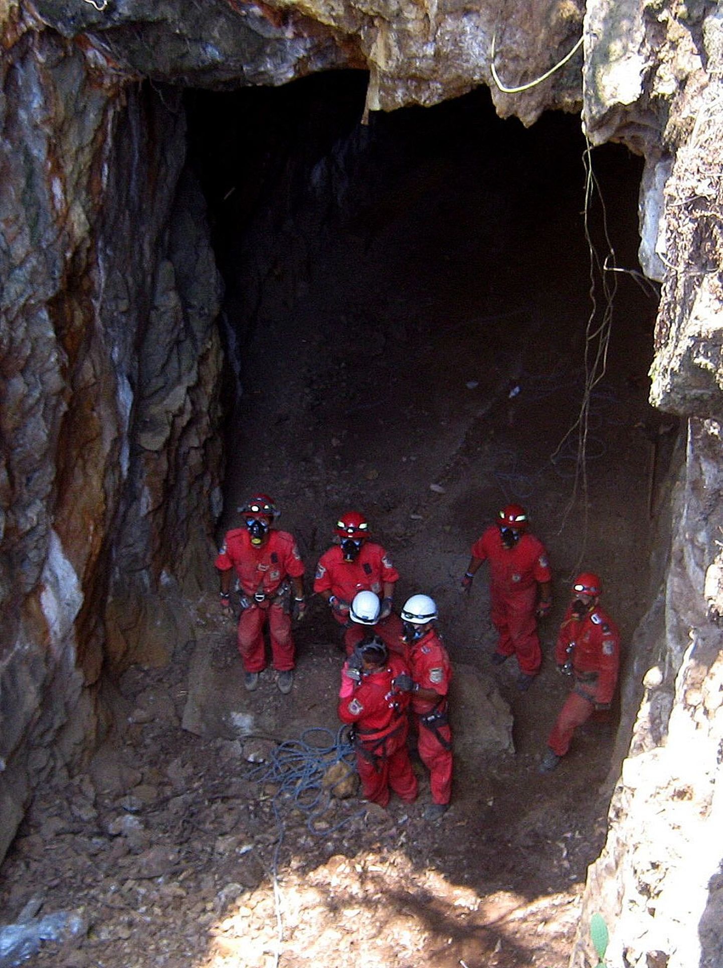 Päästetöötajad kaevanduses, kust leiti üle poolesaja surnukeha.