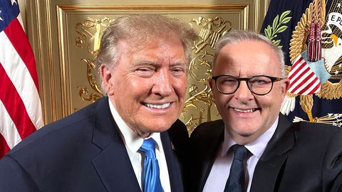 Peaminister Albanese Instagrami foto Trumpiga sütitas Austraalias diskussiooni: diplomaatiline kavalus või piinlik alandlikkus?