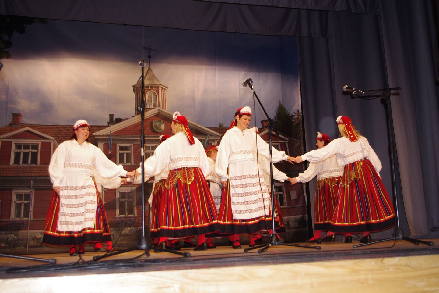 Peo korraldab naisrühm Sõsarad koos Valga kultuurikeskusega.