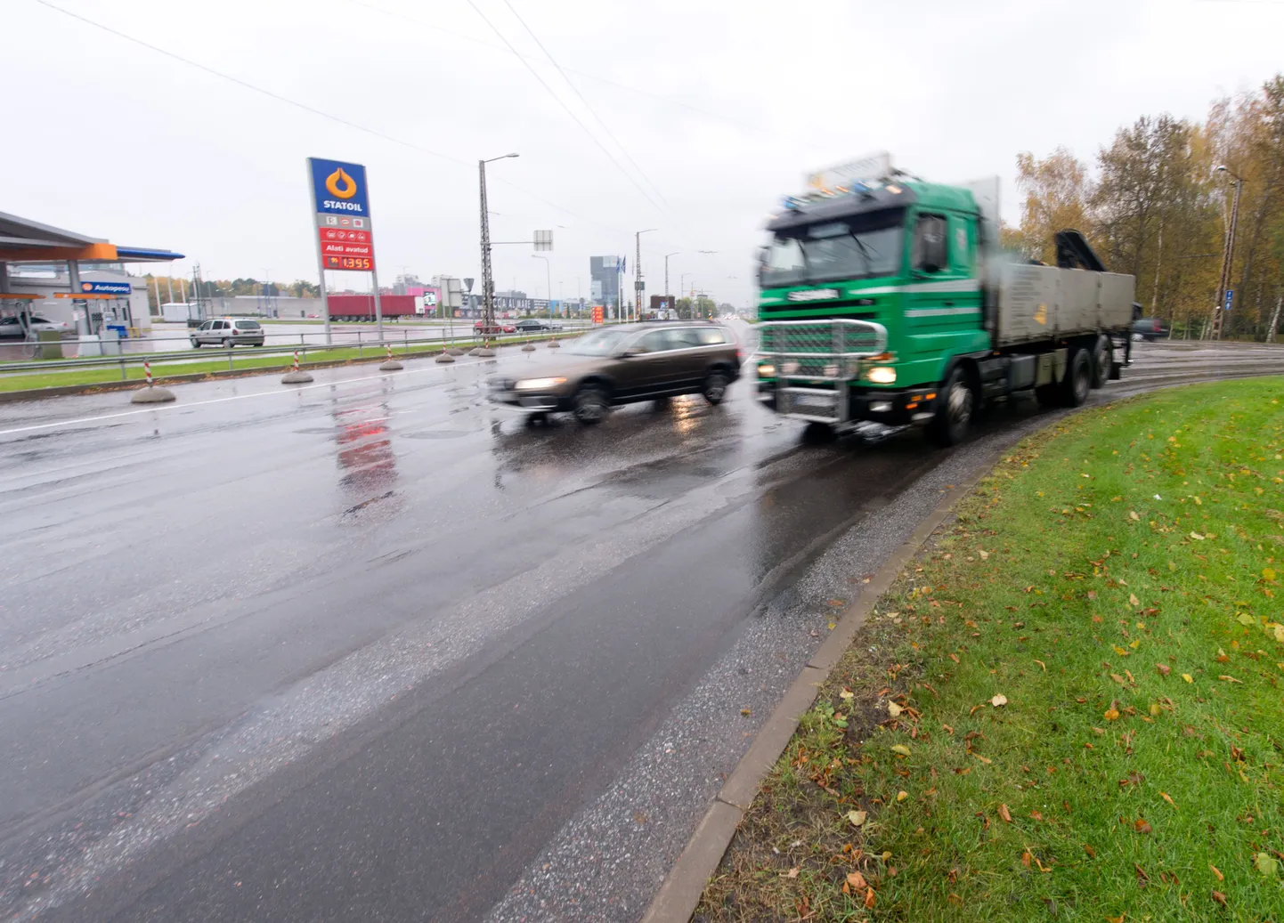 Haabersti ringil pole teekattemärgistust ollagi.