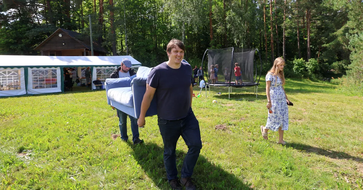 Ralli tõttu suletud külas käis pidu igas hoovis