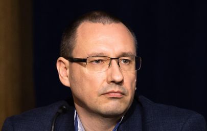Dr Arkadi Popov 