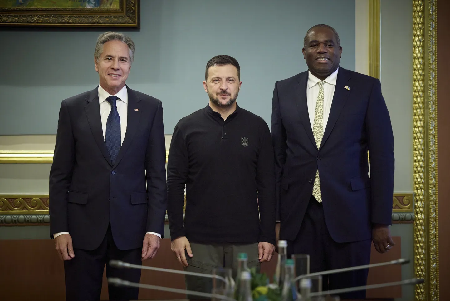 USA välisminister Anthony Blinken, Ukraina president Volodõmõr Zelenskõi ja Ühendkuningriigi välisminister David Lammy.