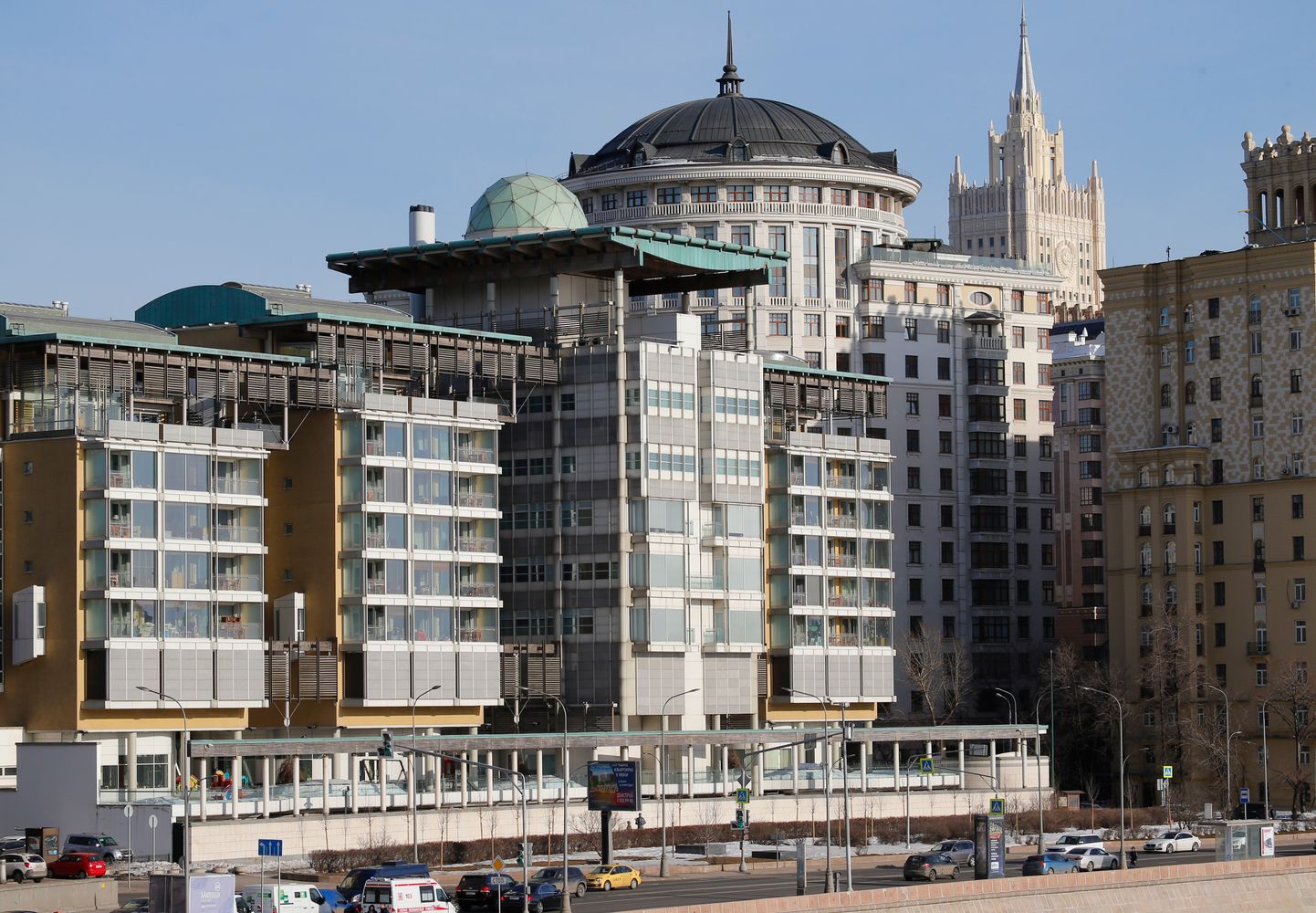 Suurbritannia suursaatkonna hoone Moskvas, taamalt paistab ka Vene välisministeerium.