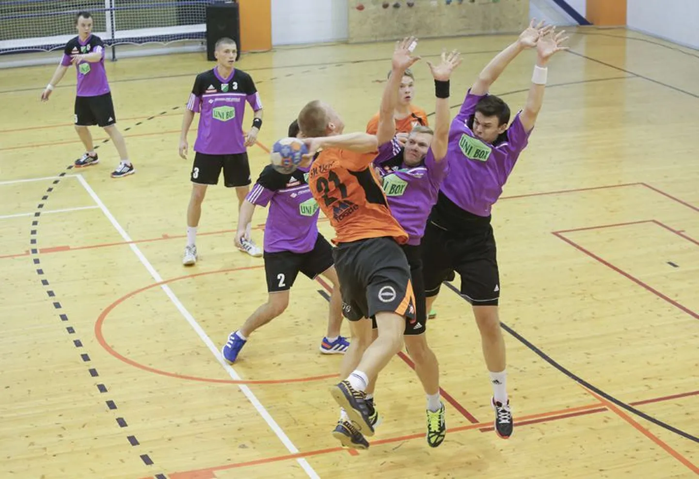 SK Tapa noorte meeste meistriliiga käsipallimeeskond ­võitleb jõulises mängus tugevate vastastega.