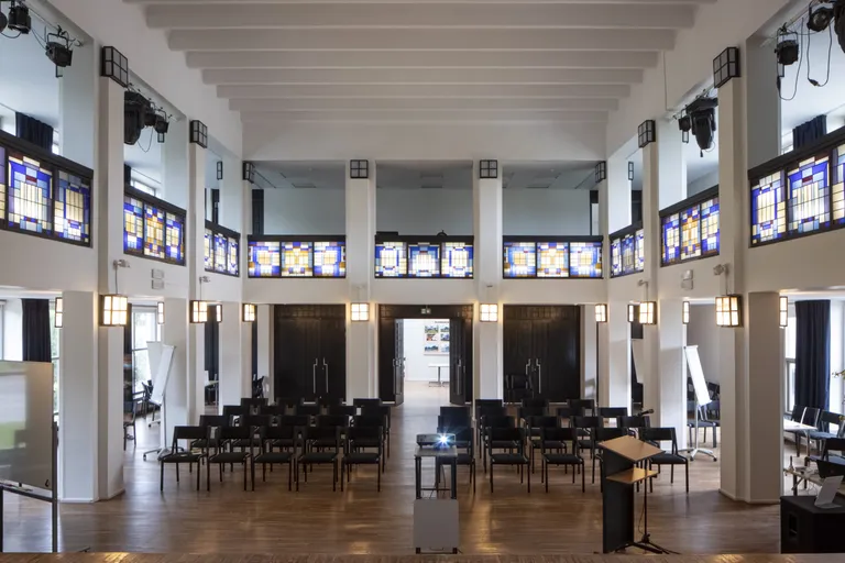 Kaarel Kurismaa vitraažid Paide Teatri- ja Muusikamaja väikeses saalis, 1984-1991.