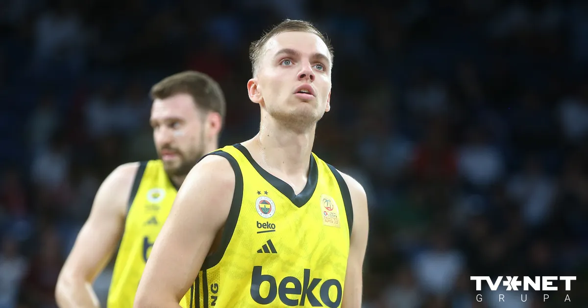 Jagar Celebrates Fenerbahce’s Turkish Championship Final Run