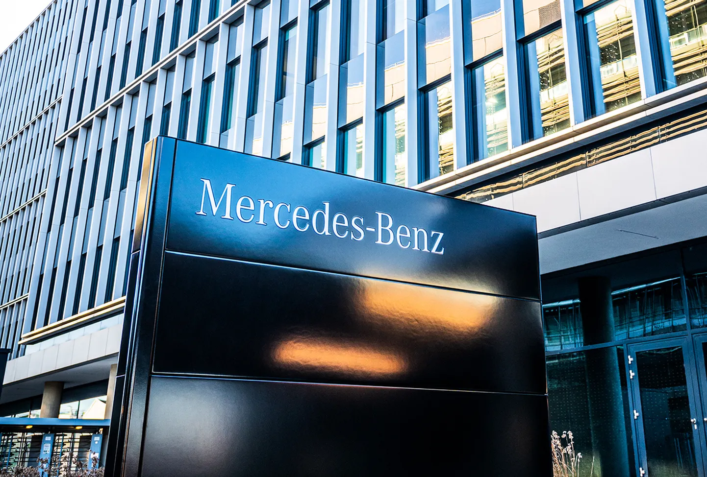 Mercedes-Benz birojs