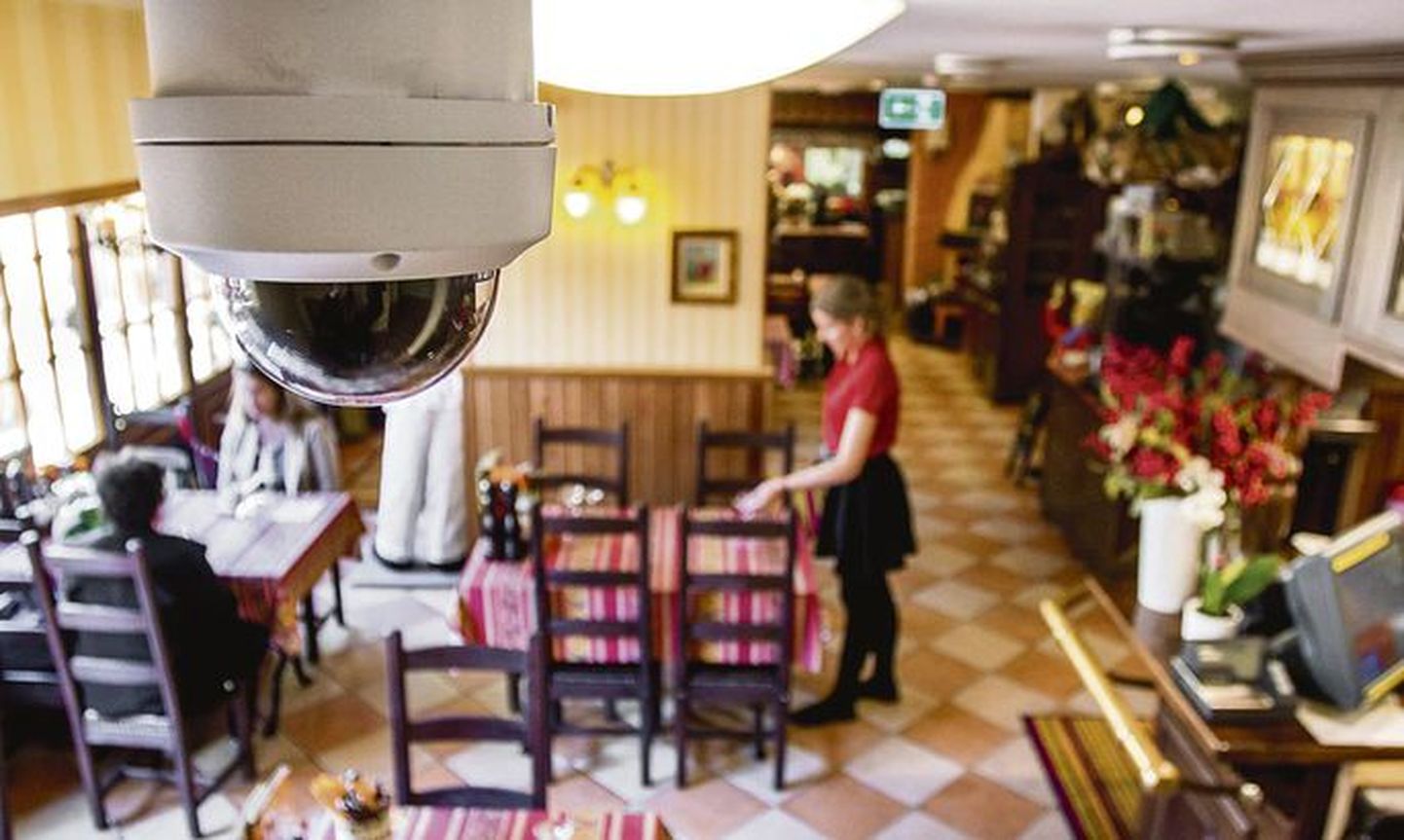 В пиццерии Steffani камеры используют для обеспечения безопасности. Часто их записи помогают решить недопонимания между работников и клиентом.