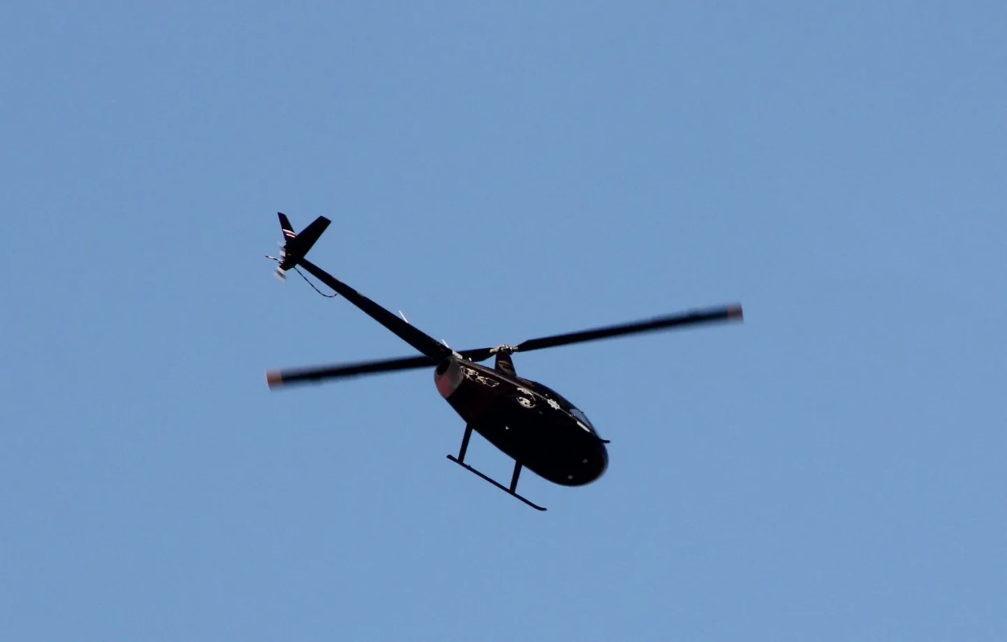 Helikopter Tallinna kohal.
