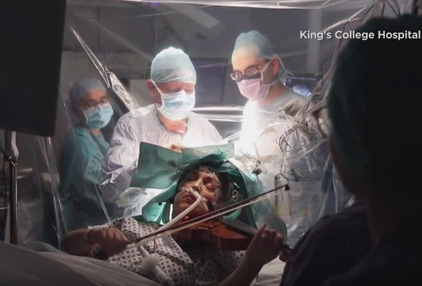 Ajukasvajaga patsiendil tuli operatsiooni ajal viiulit mängida.