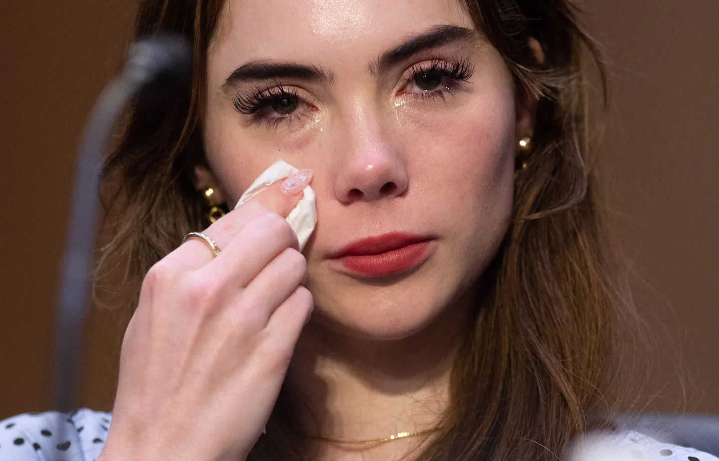 McKayla Maroney USA senati ees tunnistust andmas.