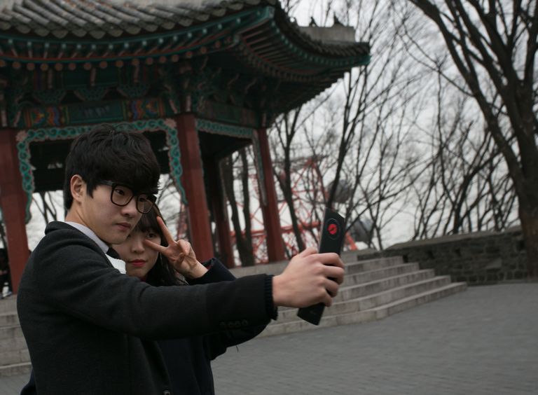 98 protsendil noortel korealastel on nutitelefon. Foto: