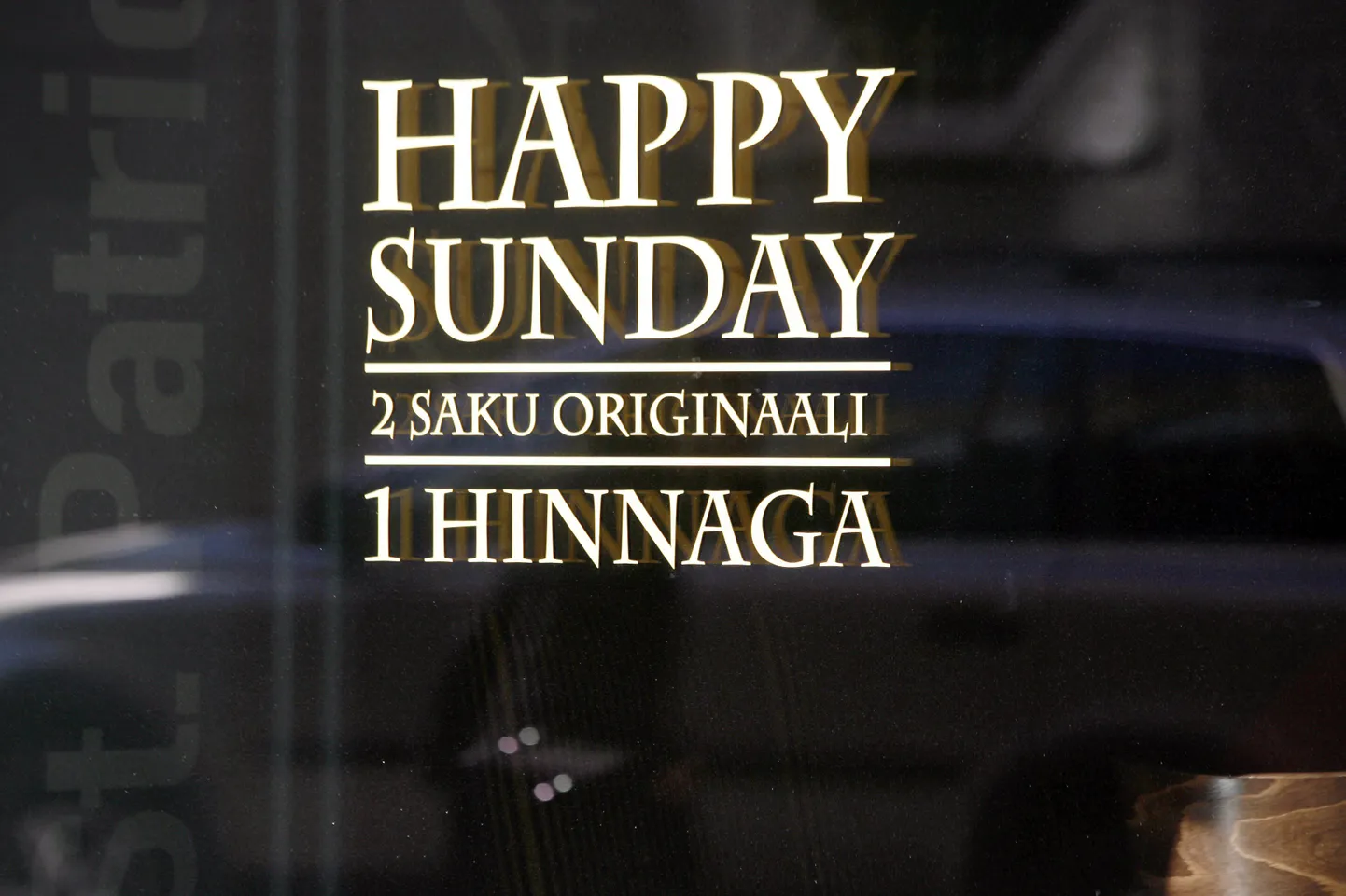Pubid-baarid teevad Happy Houri ajal sooduspakkumisi alkoholi tarbimiseks.