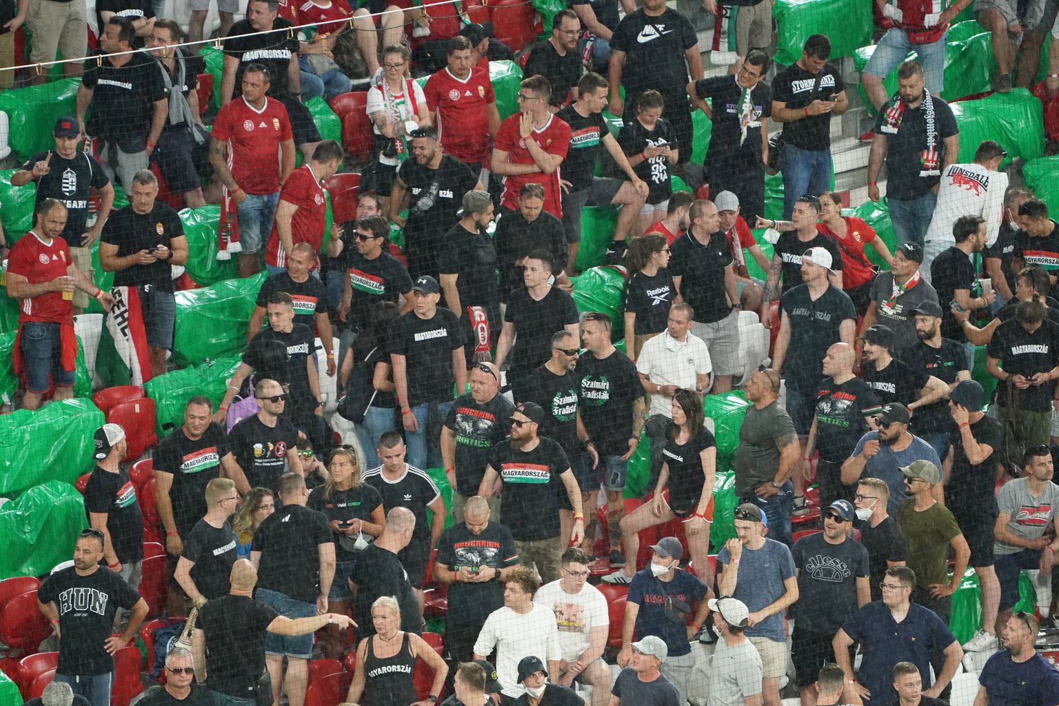 UEFA mõistis Ungari fännide tegusemise hukka.