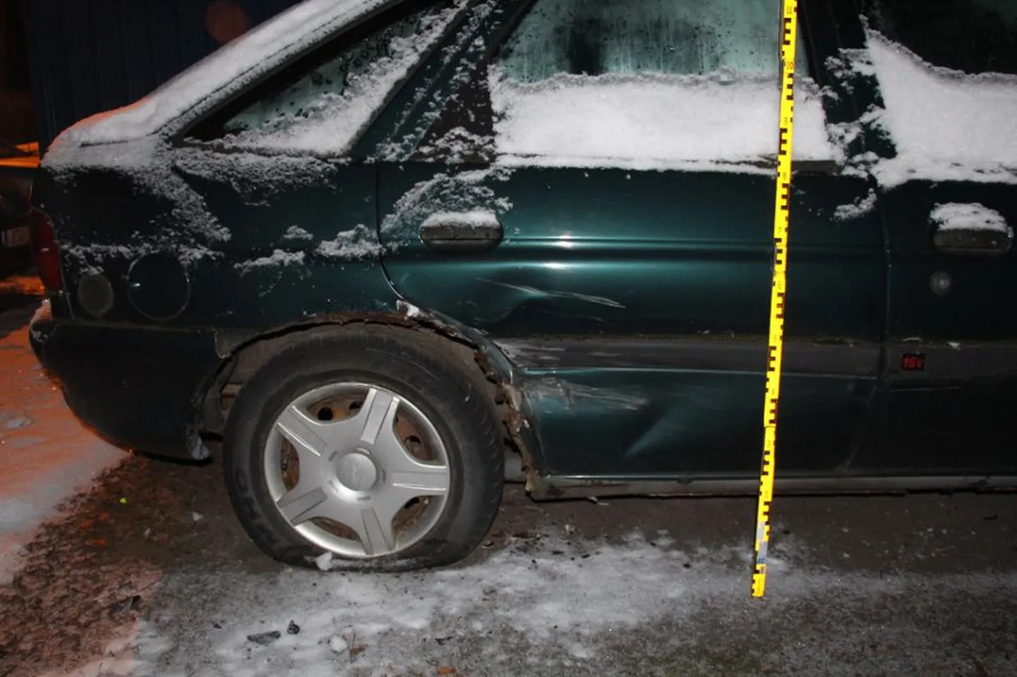 Anne tänaval mõlgiti autot.