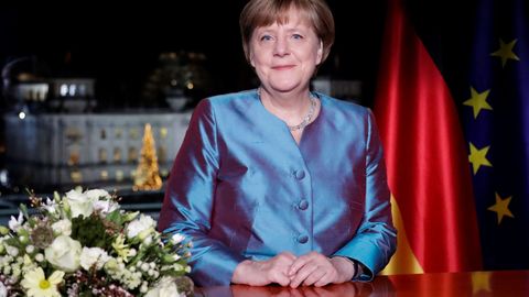 Merkel manitseb sakslasi demokraatiale truuks jääma