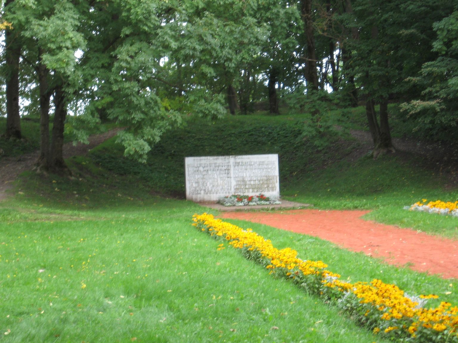 Мемориал защитникам города-красноармейцам 1918 года в Нарве, Эстония.