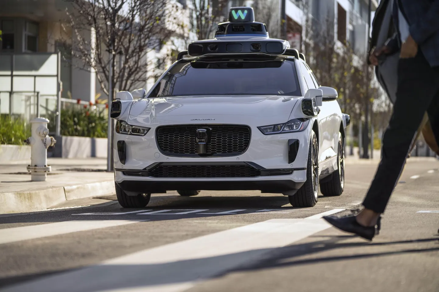 Ameerika Ühendriikides on Google´i tütarfirma Waymo isejuhtivad autod juba aasta otsa ringi sõitnud. Nüüd on see teenus juba pea sama loomulik, kui tavalise äpitakso tellimine.