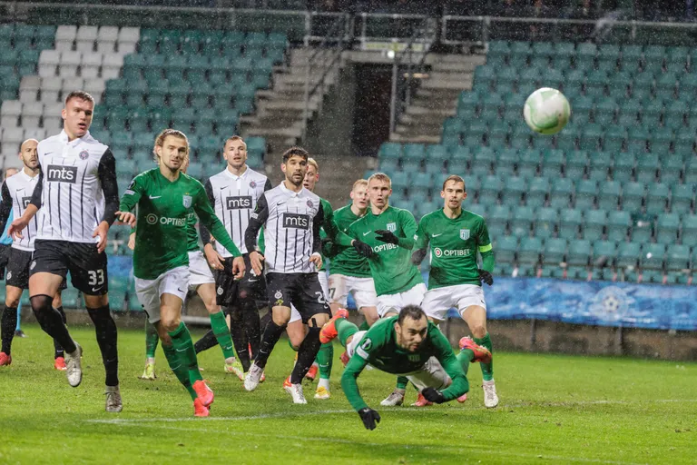 Tallinna FC Flora on oma eurohooajaga pakkunud siinsetele vutisõpradele küll palju emotsioone, kuid mängugraafiku seisukohast on tegemist karuteenega.